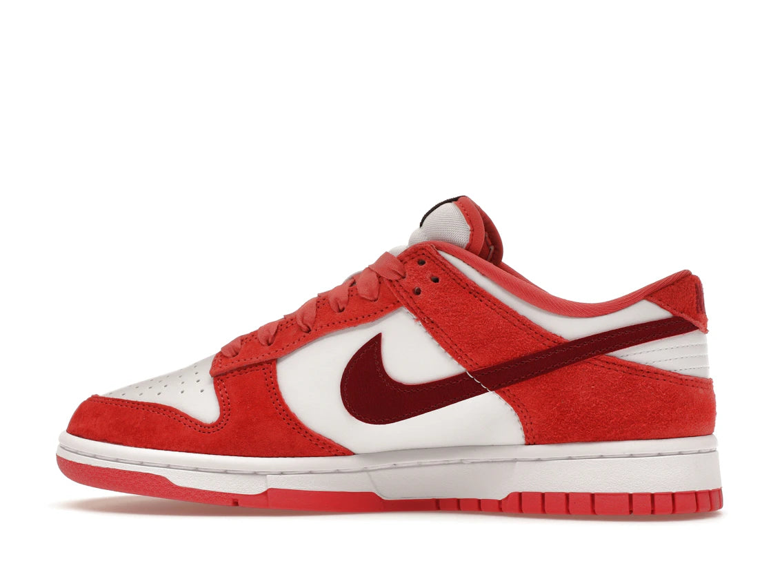 Nike Dunk Low Valentine's Day